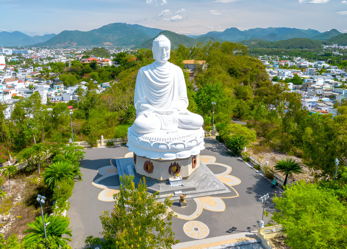 Địa điểm du lịch Nha Trang - Chua Long Son