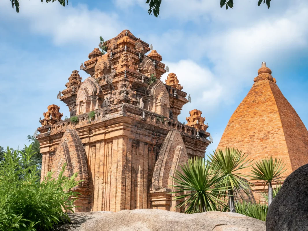 Địa điểm du lịch Nha Trang - Tháp Bà Ponagar 6